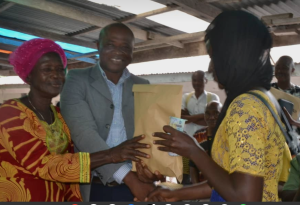Ambassador Atumani Dainkeh Donates NLE 22,000 To Benevolent Secondary School