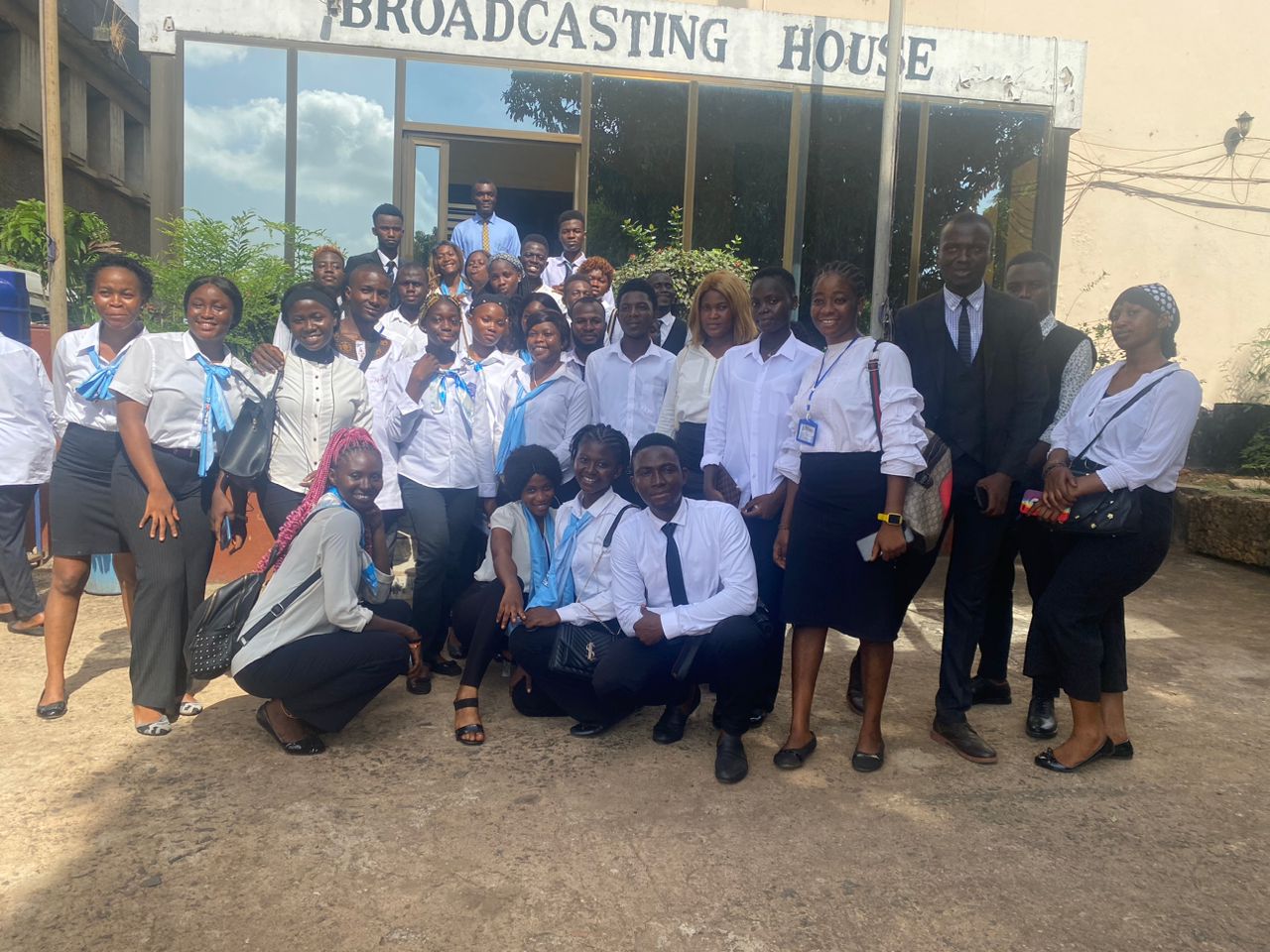UNIMAK’s Lecturer Hosts one-day Tour on Media Law and ethics for students in Freetown.