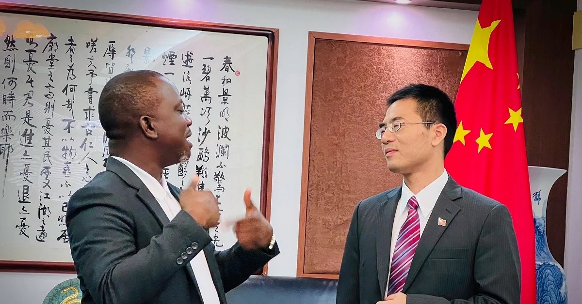 Youth Envoy from Sierra Leone Meets with Chinese Ambassador