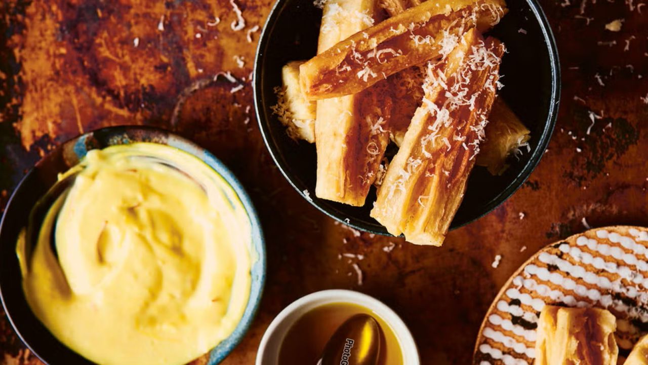 Learn How to Make Salone Delicious and Crispy Cassava Chips with Chef Renata's Expertise Learn How to Make Salone Delicious and Crispy Cassava Chips with Chef Renata's Expertise