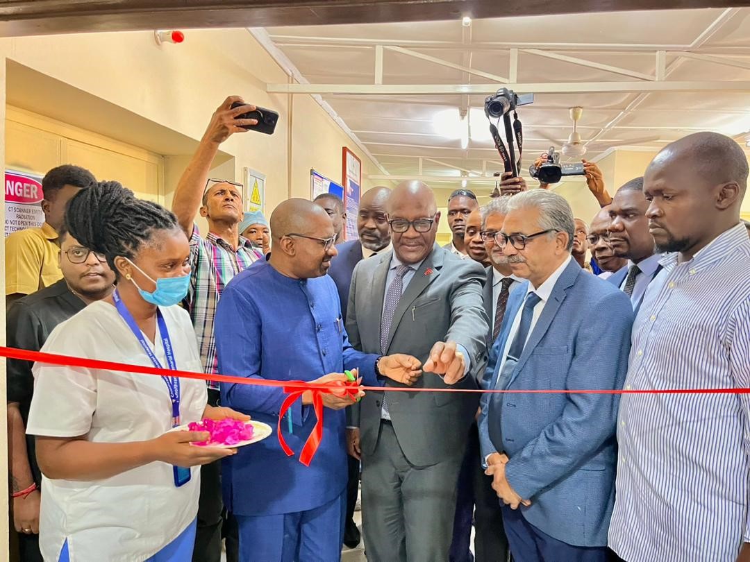 MRI Machine at Choithram Memorial Hospital Unveiled by Vice President MRI Machine at Choithram Memorial Hospital Unveiled by Vice President