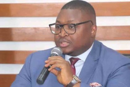 Foreign Affairs Minister urges immigrants to register with embassies