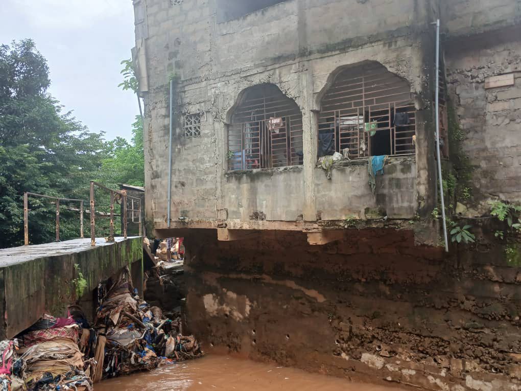 Urgent Evacuation Ordered from Dangerous Building in Freetown