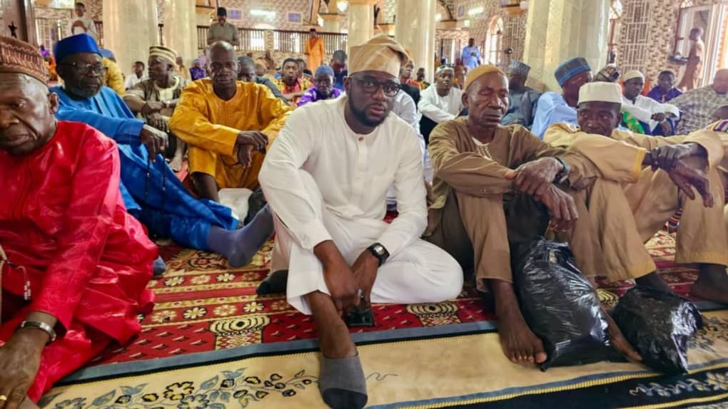 Massive Welcome for Ady Macauley as He Observes Jumah Prayers at Jami’ul Baitullah Mosque, Fourah Bay Massive Welcome for Ady Macauley as He Observes Jumah Prayers at Jami'ul Baitullah Mosque, Fourah Bay