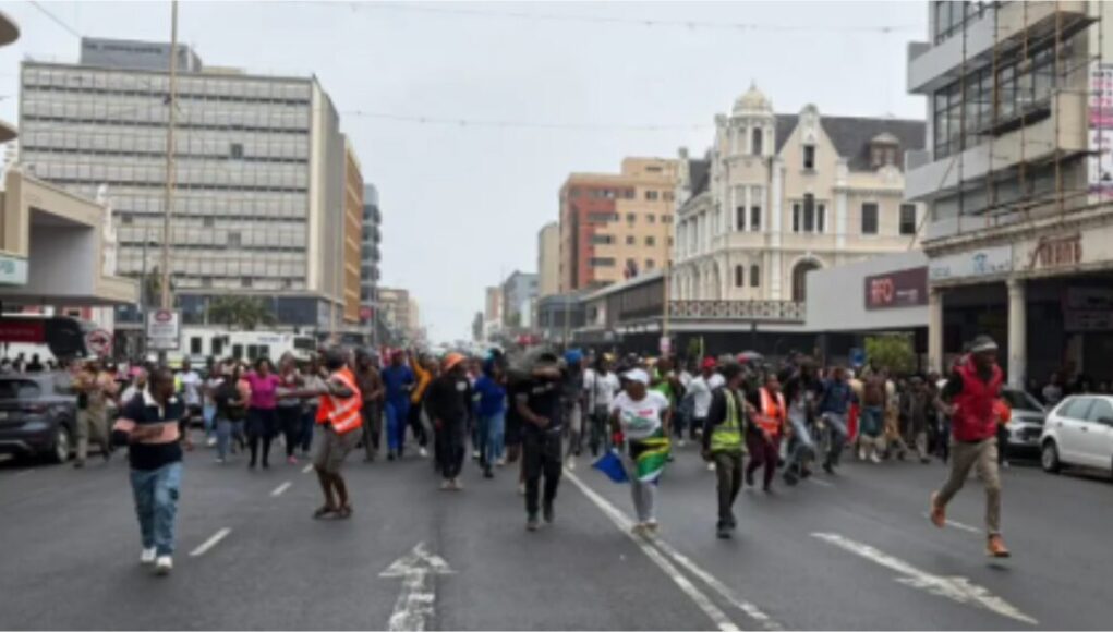 Kugompo City residents rally to protest coronation of ‘Nigerian king’ Kugompo City residents rally to protest coronation of 'Nigerian king'